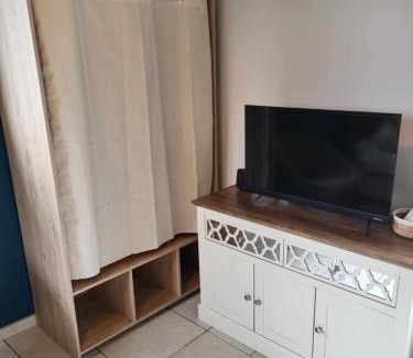 Menetru-le-Vignoble Apartment | L'Impasse du Jura