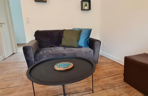Pontivy Apartment | Central L'Imperial 6: Pet-Friendly Retreat with High Ratings
