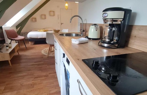 Pontivy Apartment | Top-Rated L'Imperial 9 Studio in City Center, Family Friendly