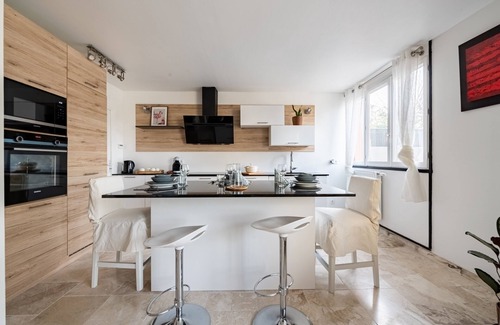 Les Louvrais House | Discover L'Impressionniste: A Garden Retreat for Families