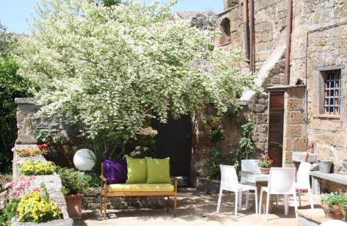 Civita di Bagnoregio Apartment | Experience L'Incanto di Civita: Guest Rated 9.6 with Breakfast