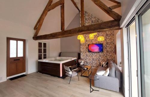 Ladon House | Relaxing Retreat at L'incontournable - Loiret Spa Awaits