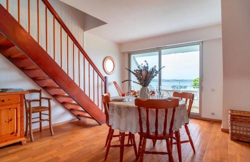 Locmariaquer Apartment | Seaside Escape: PASTEAU - Oceanview Apartment for 4