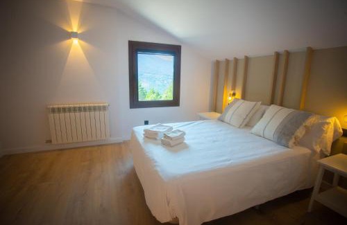 Saldes Hotel | Top-Rated L'Indret del Pedraforca with Restaurant Dining
