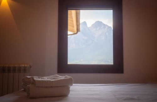 Saldes Hotel | Top-Rated L'Indret del Pedraforca with Restaurant Dining