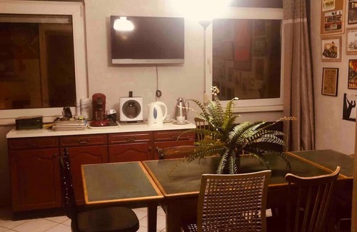 Valmont House | Experience Mariefacture Near the Station with Family-Friendly Amenities