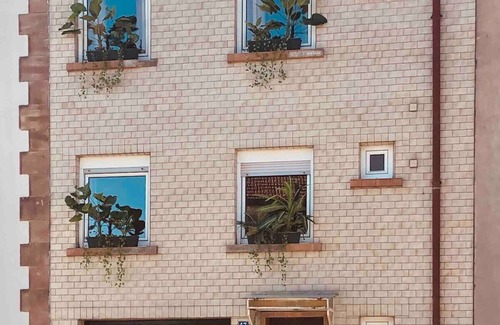 Valmont House | Experience Mariefacture Near the Station with Family-Friendly Amenities