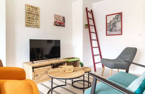 Zola Apartment | Cozy L'Ingénieux Apartment Steps from Place Zola