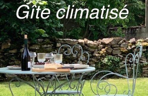 Theize House | L'instant Beaujolais 2 ou 4 personnes Logis cosy balnéo vue jardin