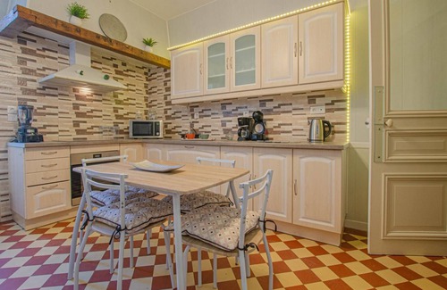 Breviandes House | House: Guest Rated 9/10 with Spa & Family-Friendly Amenities