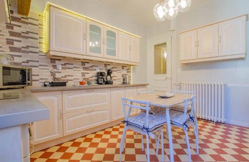 Breviandes House | House: Guest Rated 9/10 with Spa & Family-Friendly Amenities