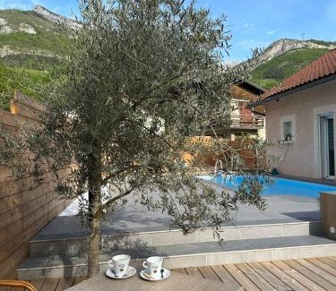 Le Gua House | Ideal Oceanfront Retreat: L'instant d'un séjour with Pool