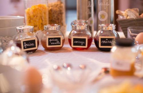 Saint-Mars-de-Coutais Bed & Breakfast | Inviting L'instant jardin: Guest Rated 9.7 with Breakfast