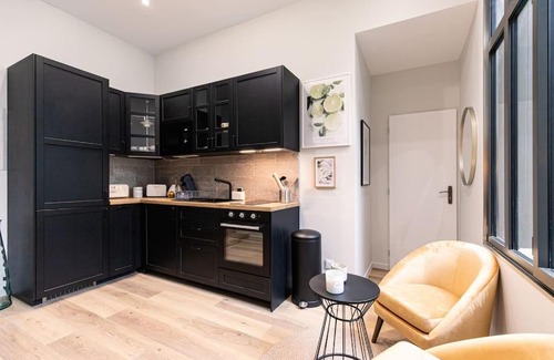 Chambery Apartment | Discover L'instant Léger - Central City Retreat with Hot Tub