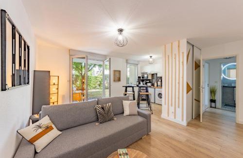 Pradines Apartment | Discover L'escapade Cosy: Family-Friendly Retreat Awaits