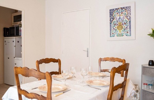 Les 3 Cites Apartment | Charming L'Intemporel Apartment with Garden & Spa Access