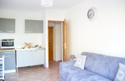 Faucon-de-Barcelonnette Apartment | Experience L'Intermède & En toute amitié - Oceanfront Retreat