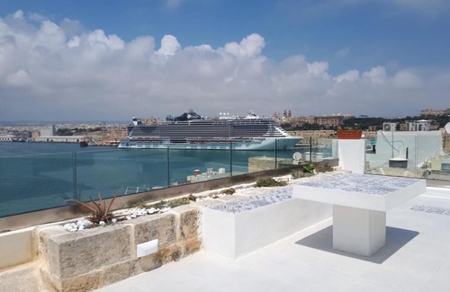 Senglea Apartment | Family-Friendly Stay at L-Isla Valletta Senglea - Rated 9/10