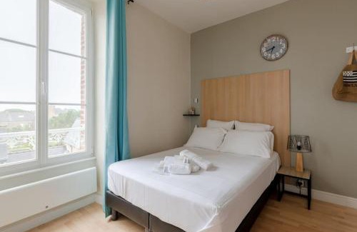 Lancieux Apartment | Oceanfront Studio Steps from the Beach at L'Islet