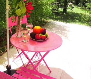 Saumane-de-Vaucluse Apartment | Oceanfront Getaway at L'Islo Bamboo - Pet Friendly & Pool