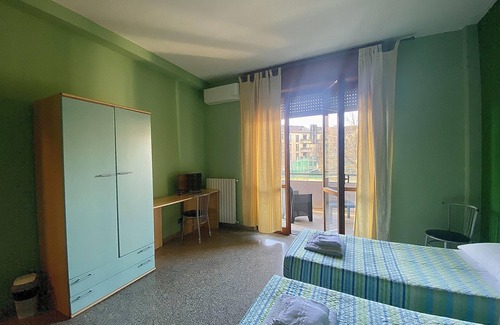 La Fontana House | Cozy L'isola di Romy Guest House with Family-Friendly Amenities
