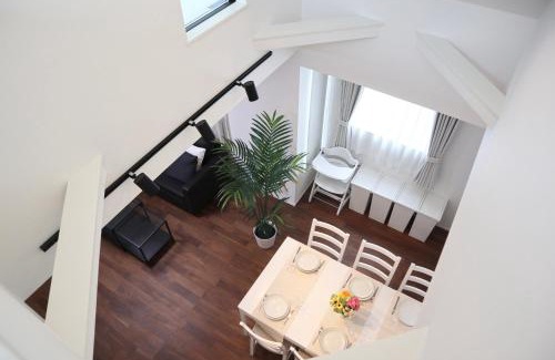Higashiyotsugi Apartment | Discover L&L: Family-Friendly Getaway with Hot Tub