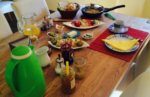 Langenlipsdorf House | Cozy L&L Skaters Home: Pet-Friendly Stay with Breakfast