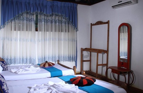 Pahala Maragahawewa Bed & Breakfast | Budget-Friendly Escape at L.L. Tourist Inn & Safari Jeeps