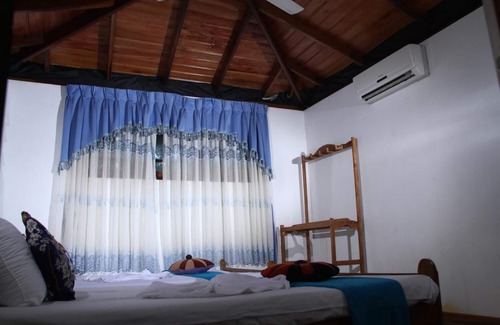 Pahala Maragahawewa Bed & Breakfast | Budget-Friendly Escape at L.L. Tourist Inn & Safari Jeeps