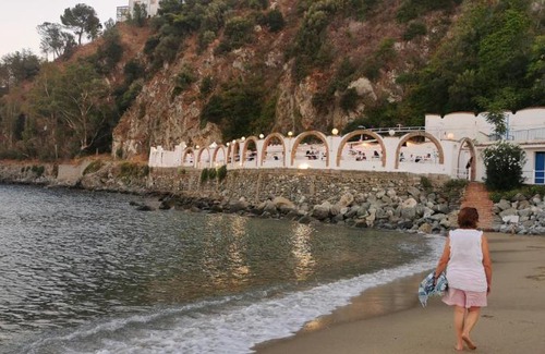 Copanello Apartment | Tranquil Escape at L'oasi di Copanello with Ocean Views