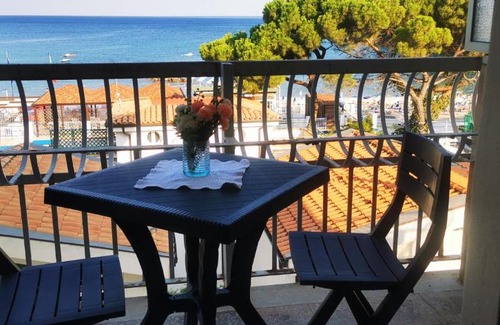 Copanello Apartment | Tranquil Escape at L'oasi di Copanello with Ocean Views