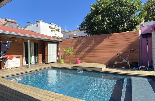 Saint-Denis House | Guest Rated 10/10 at L'Oasis de Saint-Jacques