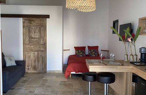 Saint-Denis House | Guest Rated 10/10 at L'Oasis de Saint-Jacques
