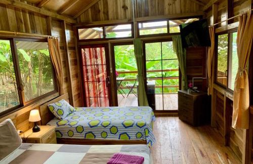 Jama Villa | Relax at L'Oasis Don Juan with Oceanfront Pool Access