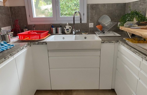 Saint-Georges-d'Oleron House | Experience L'oasis des Tamaris: Pet-Friendly Oceanfront Getaway