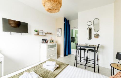 Saint-Nazaire Apartment | Convenient L'Oasis Studio: Steps from the Beach & City