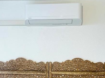 Fontaine-Bayonne-Cartoucherie Apartment | Oasis Studio: Poolside Relaxation Near Hospital & Airport