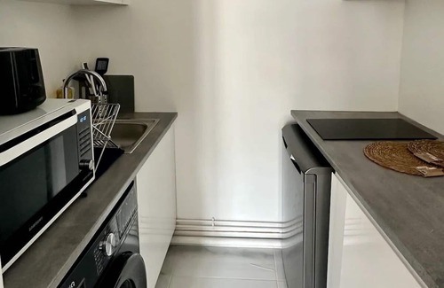 Puteaux Apartment | Discover Family-Friendly Comfort at L'océan Bleu Hotel