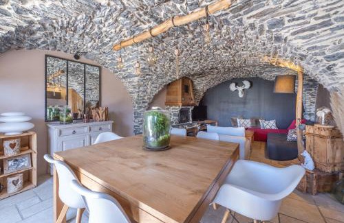 Huez-en-Oisans Ski Chalet | Inviting Refuge d'Huez at the Foot of Ski Slopes