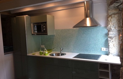 Chandolas House | Discover l'oiseau vert design with a Full Kitchen
