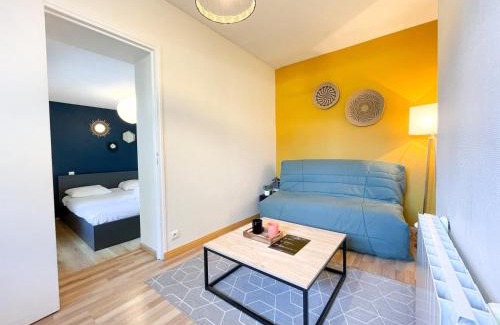 Luisant Apartment | Family-Friendly L'olivier Apartment with Inviting Terrace