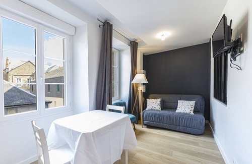 Laval Apartment | L'Olivier - Appartement cosy au cœur de Laval