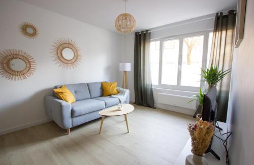 Quartier Capuche-Allies Apartment | Modern L'olivier Apartment with Park Access & Family Amenities
