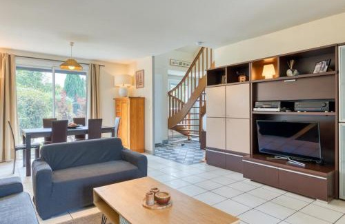 Canteleu House | Discover L'Olivier: Cozy Home with Parking & Garden