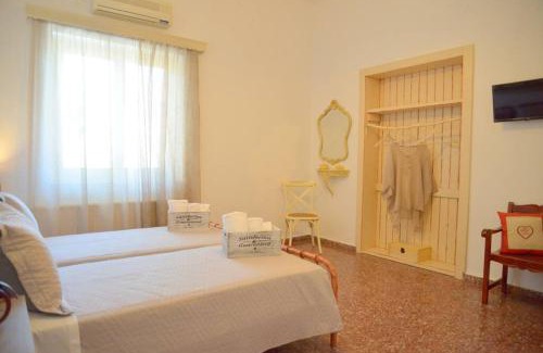 Milos Apartment | Pet-Friendly L'olivier Milos: Oceanfront Bliss Awaits