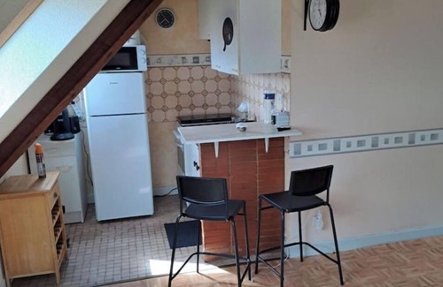 Montlucon Apartment | Experience Comfort at L'Omerta: Pet-Friendly Stay Awaits