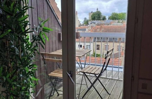 Montlucon Apartment | Experience Comfort at L'Omerta: Pet-Friendly Stay Awaits