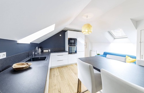 Deux Croix-Banchais Apartment | Comfortable L'OPAL Apartment in Central Angers, Rated 9/10