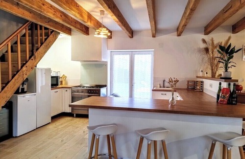 Celle-Levescault Cottage | Tranquil L'Orée des Bois: Gîtes with Pool & Countryside Charm