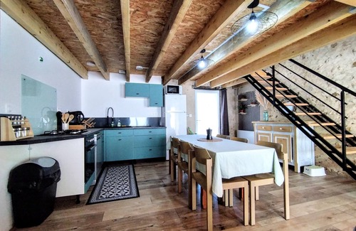 Celle-Levescault Cottage | Tranquil L'Orée des Bois: Gîtes with Pool & Countryside Charm